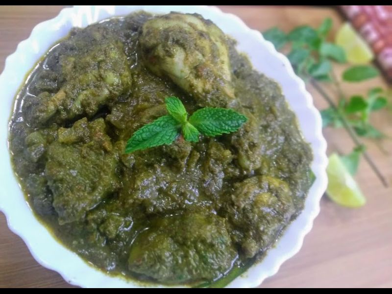 Chicken best sale hariyali curry